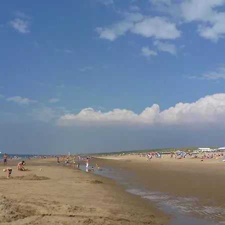 Huisje Aan Zee A 아파트
